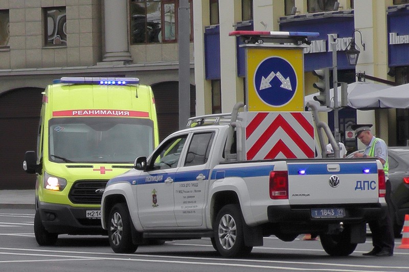 Водитель иномарки погиб в ДТП с манипулятором на северо-западе Москвы 
