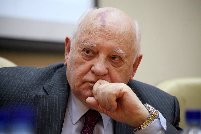 Горбачев призвал Путина и Байдена встретиться из-за угрозы ядерной войны