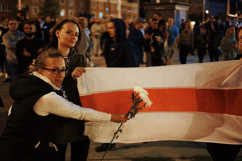 Женская акция протеста проходит в центре Минска