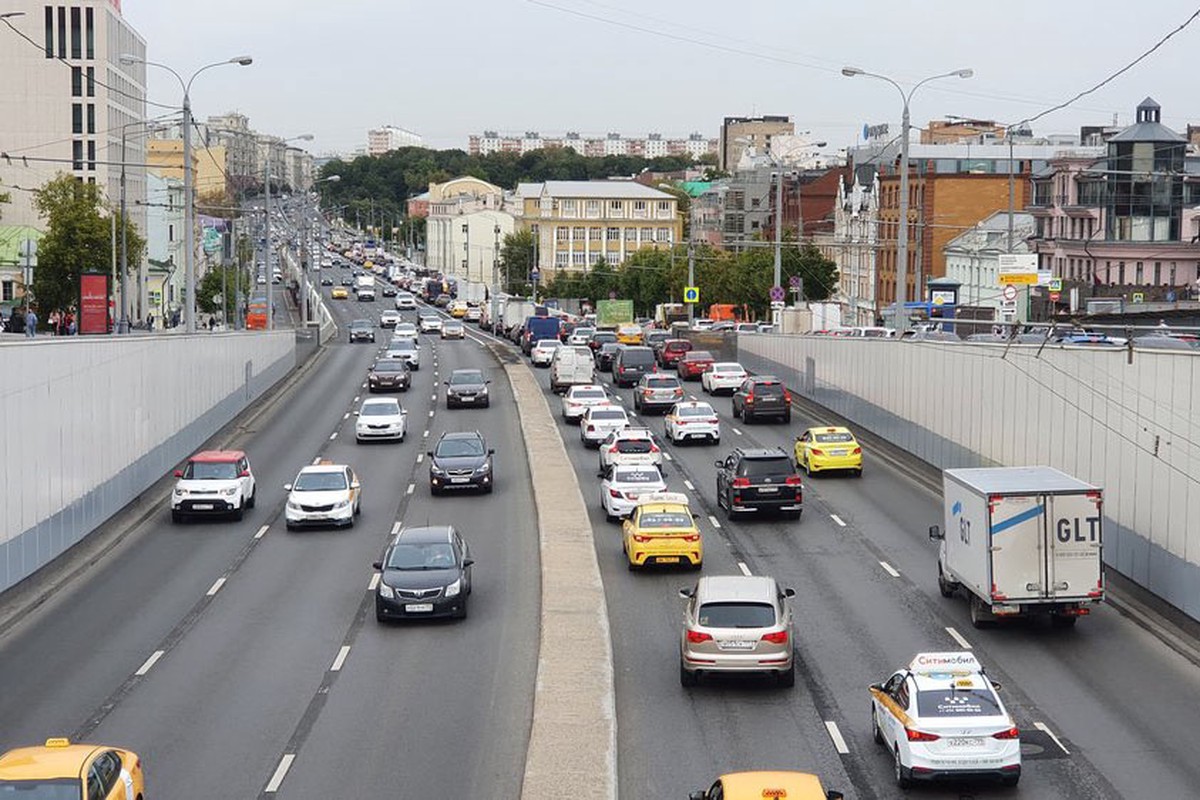 Движение на Ленинградском мосту восстановлено после ДТП