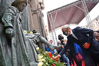 Театр Вахтангова открыл сотый сезон и обрел ангела-хранителя