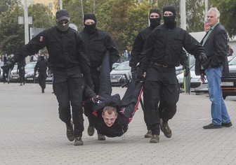Более 350 человек задержали на акциях протеста в Белоруссии 27 сентября