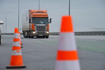 Транзитные грузовики массой более 3,5 тонны переведут на ЦКАД с 5 апреля