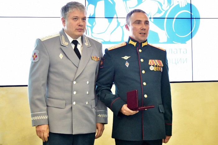 Военным врачам вручили премии и государственные награды