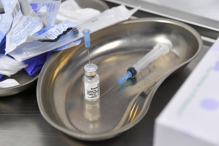 Венесуэла получила первую партию российской вакцины от COVID-19