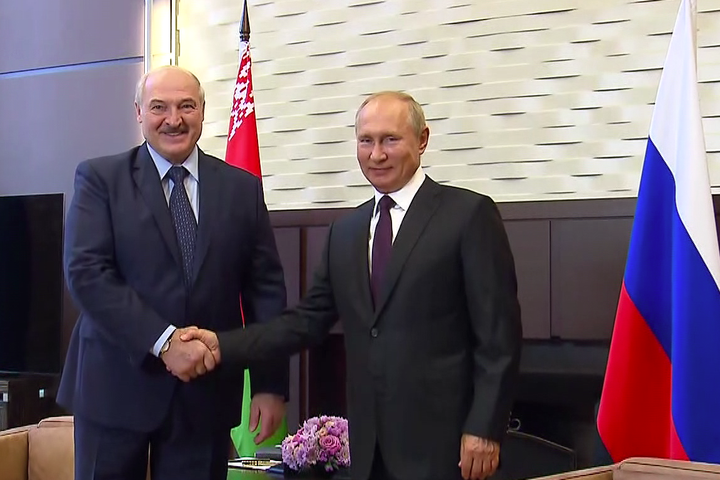 Путин и Лукашенко обсудили совместную борьбу с пандемией коронавируса