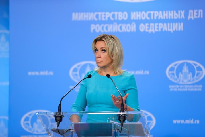 Захарова заявила, что все рекомендации по зарубежным поездкам остаются в силе