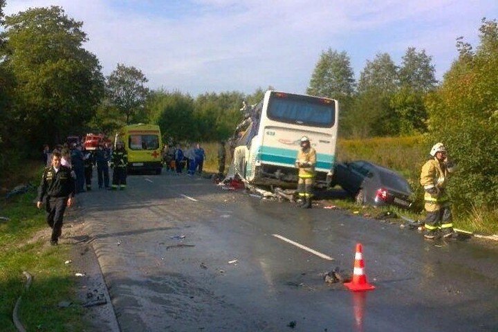 Траур объявили в Калининградской области из-за гибели людей в ДТП с автобусом