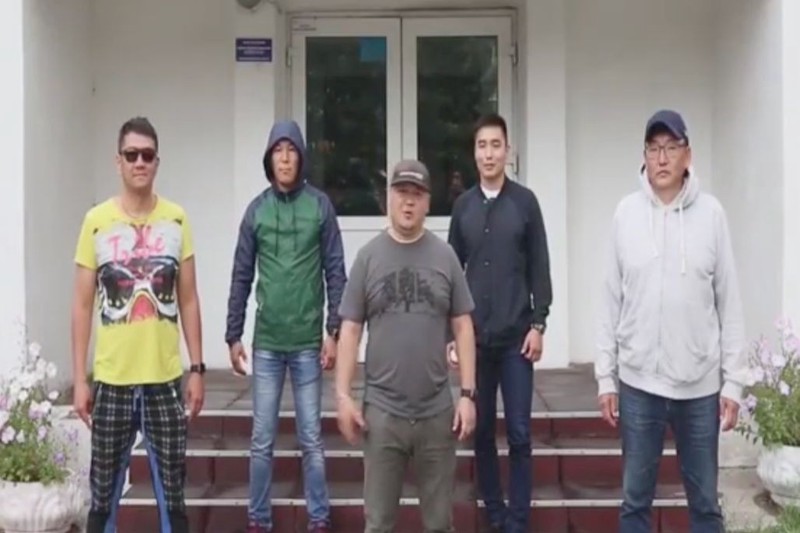 Депутатов из Улан-Удэ высмеяли за рэп для школьников