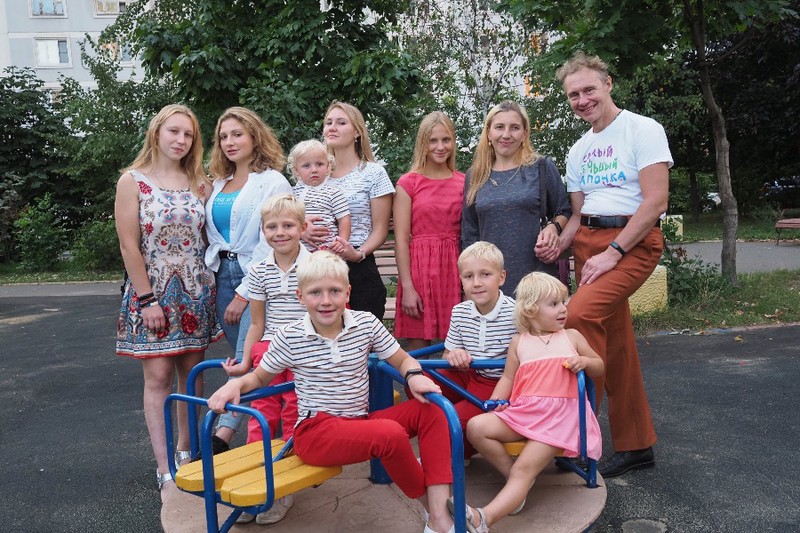 Многодетная семья из Москвы стала победителем Всероссийского конкурса «Семья года»