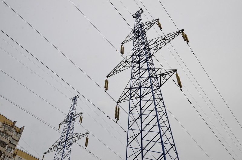 Более 80 тысяч россиян остались без электричества в двух областях
