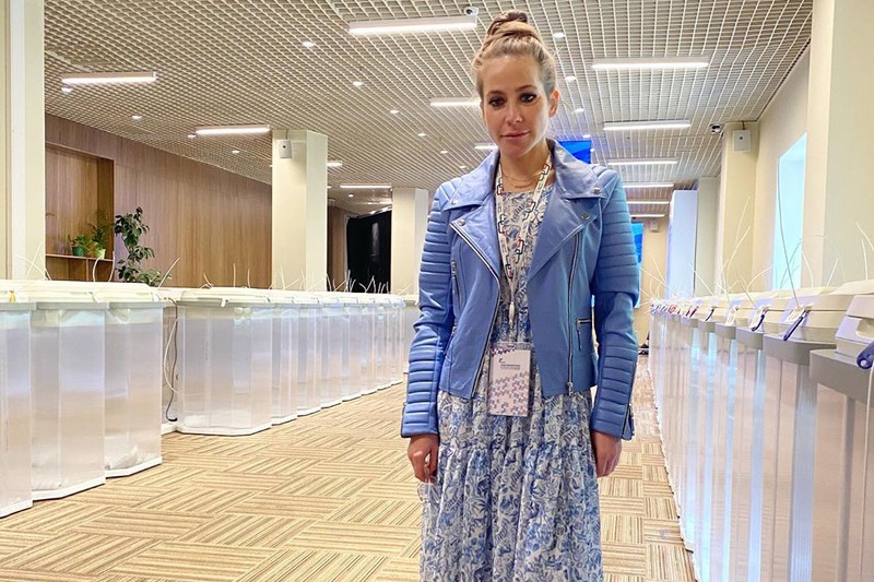 Юлия Барановская посетила экстрим-парк в объемной шубе