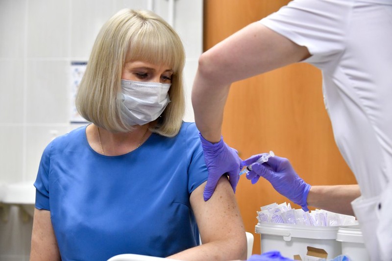 Около 60 тысяч человек записались на вакцинацию от COVID-19