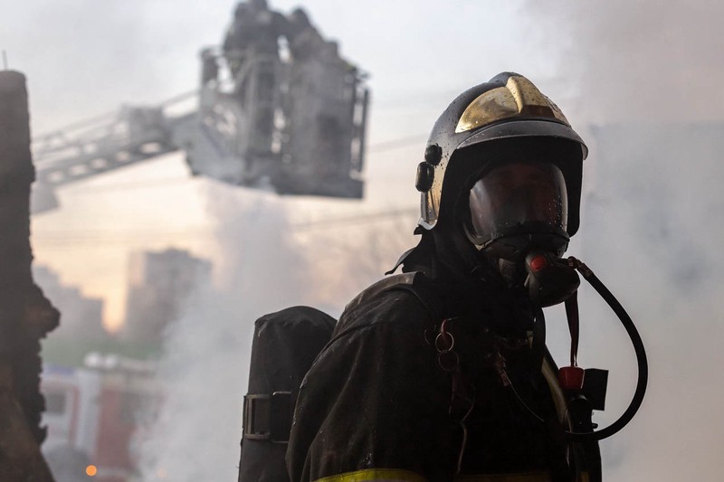 Крупный пожар произошел в жилом доме в Крыму