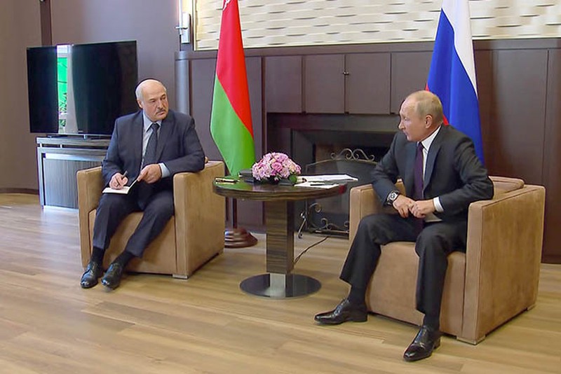 Путин оценил предложение Лукашенко о покупке Минском месторождения нефти в России