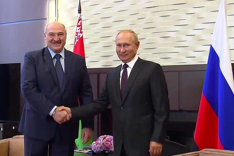 Путин и Лукашенко обсудили совместную борьбу с пандемией коронавируса
