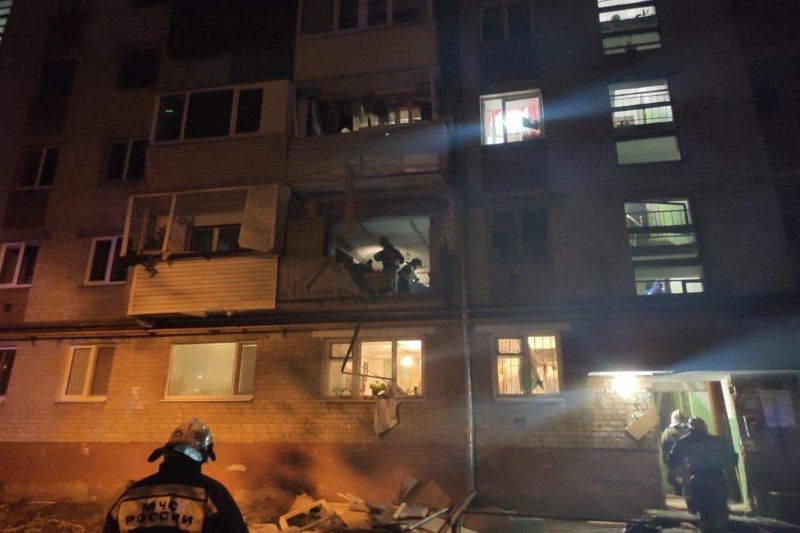 Два человека пострадали после взрыва газа в пятиэтажном доме в Тюмени