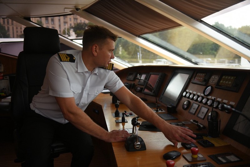 Капитан-механик Николай Симонов: Располагайтесь на палубе