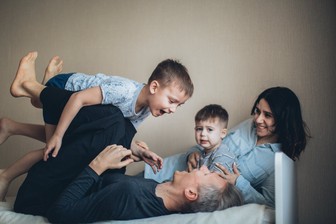 Аналитики выяснили, кто из родителей щедрее