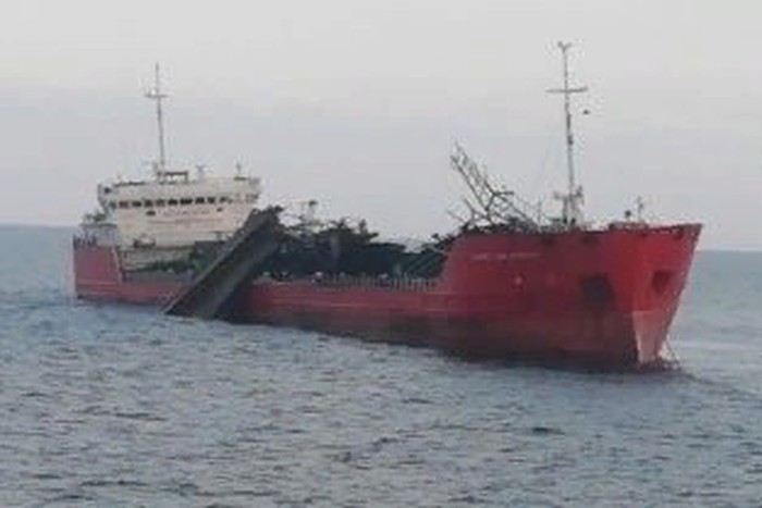 Старпому капитана взорвавшегося в Азовском море танкера предъявили обвинение