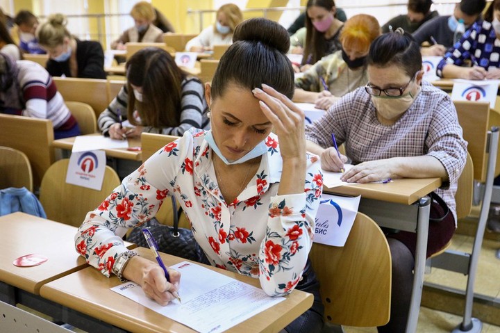 Диктант для взрослых. Москвичи проверили свои знания по этнографии