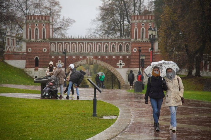 Синоптики рассказали о погоде в Москве 24 октября