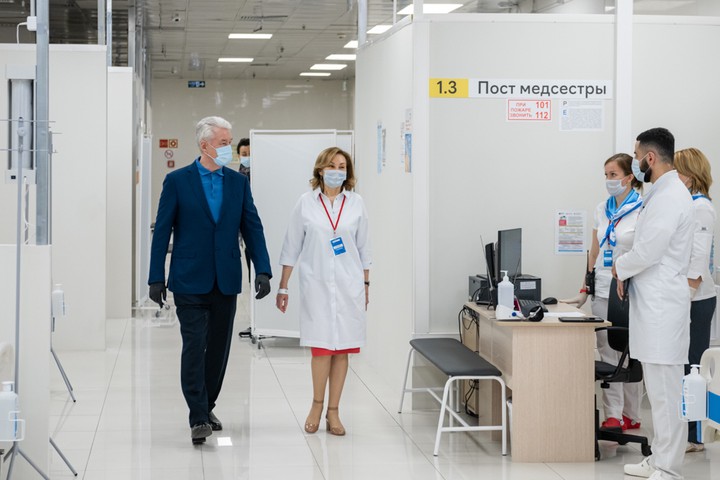 Мэр Москвы заявил о снижении заболеваемости COVID-19 у старшеклассников