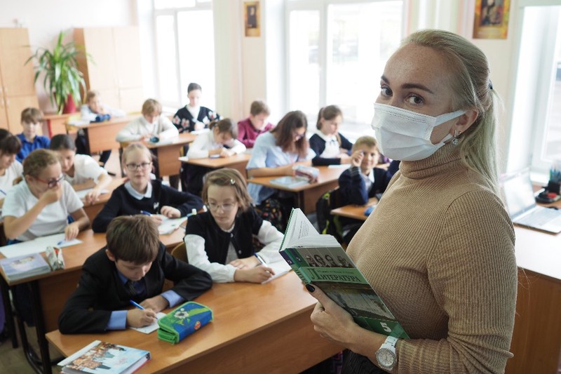 Ни одна из российских школ за сутки не ушла на карантин из-за COVID