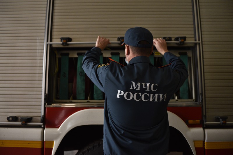 Пожар площадью 150 «квадратов» произошел в гаражах на северо-востоке Москвы