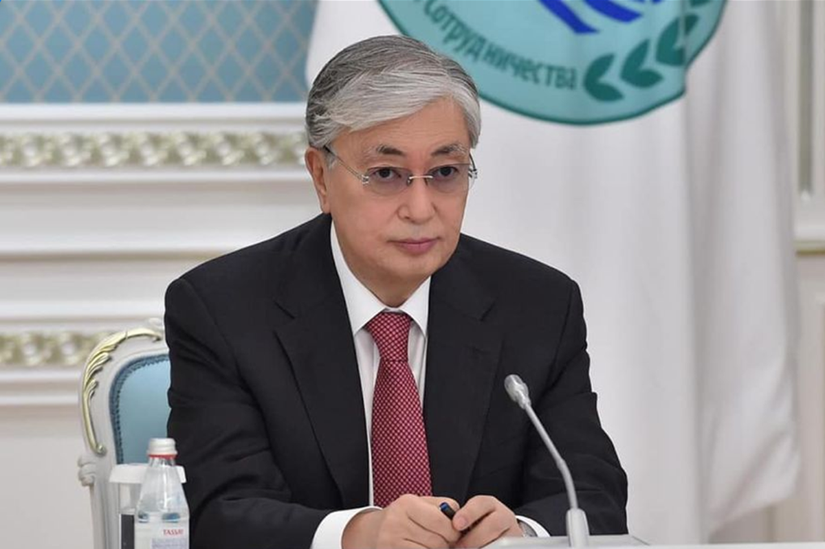 Президент Казахстана ввел режим чрезвычайного положения