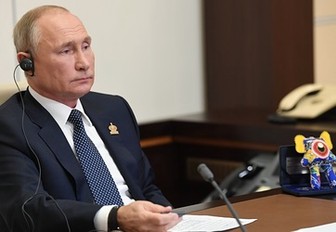 Путин поручил усовершенствовать нормативное регулирование дистанционной работы