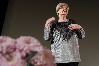 Сергей Собянин поздравил заслуженную артистку РФ Нину Гребешкову с днем рождения