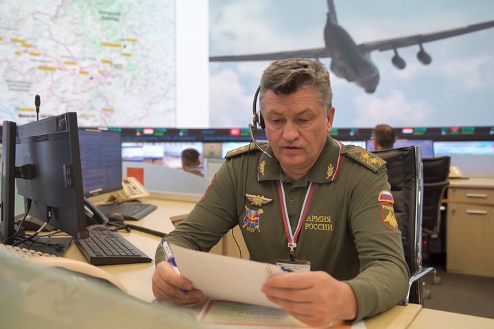 Еще два самолета с российскими миротворцами отправились в Нагорный Карабах