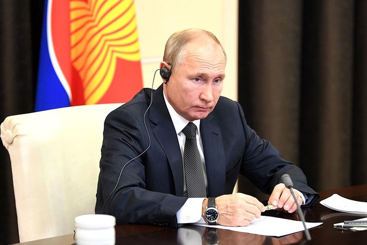 Путин подписал закон о включении номера 112 в список экстренных служб