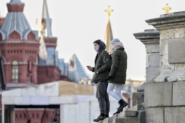 «Зубы сломаются сразу»: жители Якутии дали советы москвичам, как пережить аномальные морозы