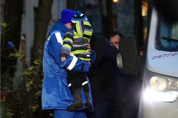 Уголовное дело заведено против мужчины, удерживавшего детей в Петербурге