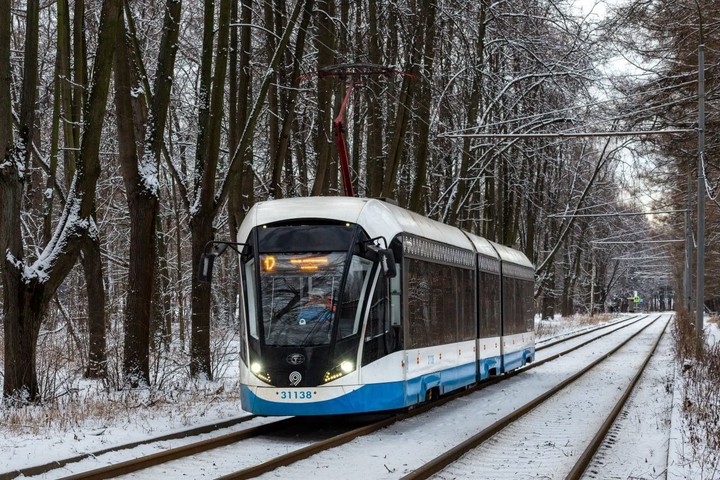 Дептранс: Последний из 390 трамваев «Витязь» прибыл в Москву