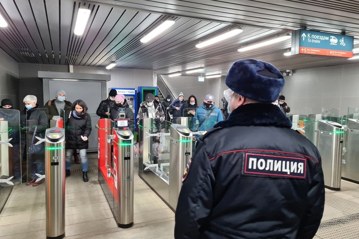 Контролер столичного метро помогла поймать мужчину из федерального розыска