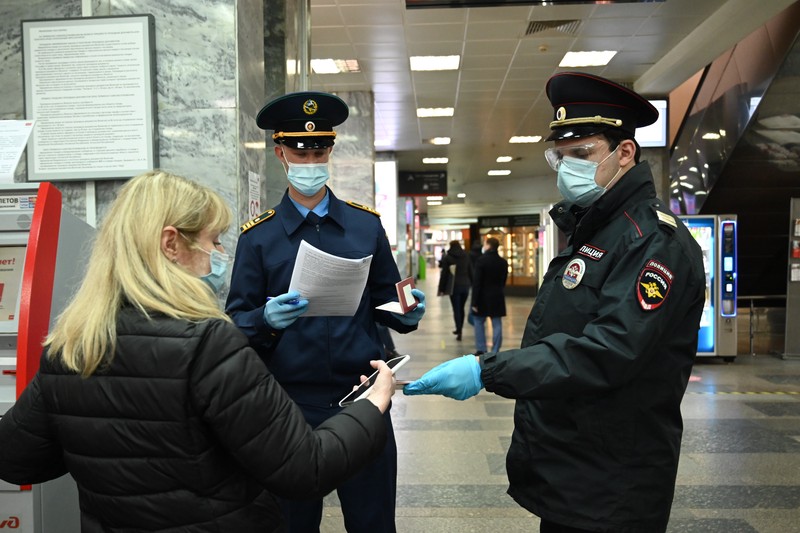 Более 750 нарушителей мер профилактики коронавируса выявили в Москве