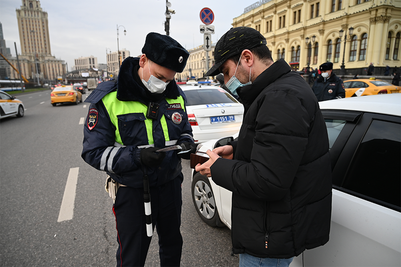 Российским водителям рассказали о новых штрафах и ограничениях в 2021 году