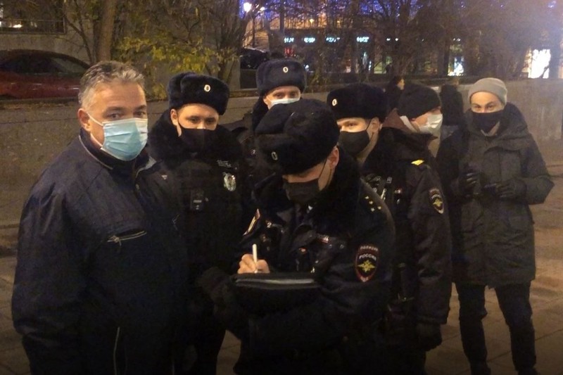 Сотрудники ОАТИ прервали ночную вечеринку в баре в центре Москвы
