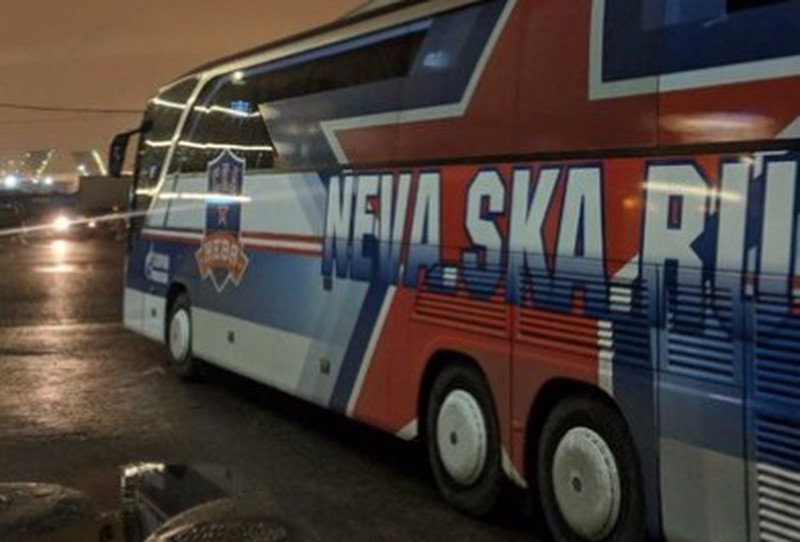 Автобус хоккеистов «СКА–Нева» попал в аварию в Санкт-Петербурге