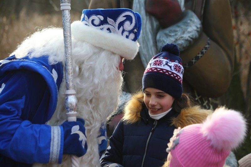 Эксперт назвала особенности поздравления детей с участием Деда Мороза в этом году