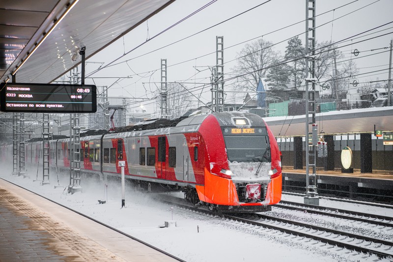 РЖД заявили о штатной работе поездов на фоне ледяного дождя