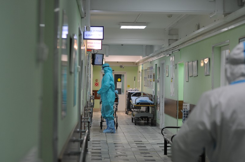 Около 340 пациентов лечатся от COVID-19 в инфекционной больнице №2 в Москве