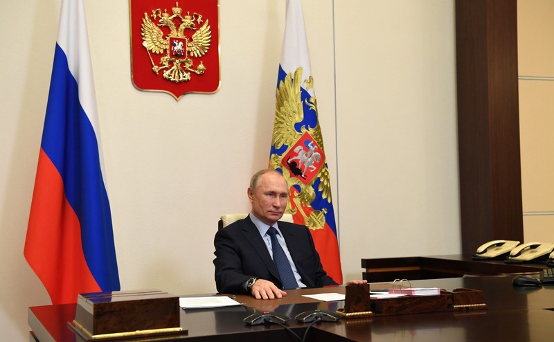 В Кремле заявили, что Путин сам решит, как и когда сообщить о своей вакцинации
