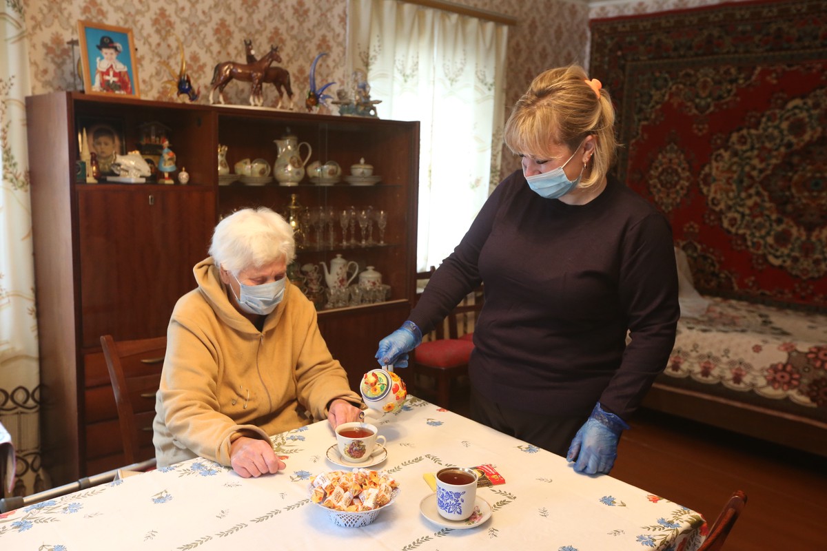 Около 20 миллионов услуг получили жители Москвы от социальных работников