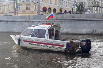 Жителей столицы предупредили об опасности выхода на тонкий лед водоемов