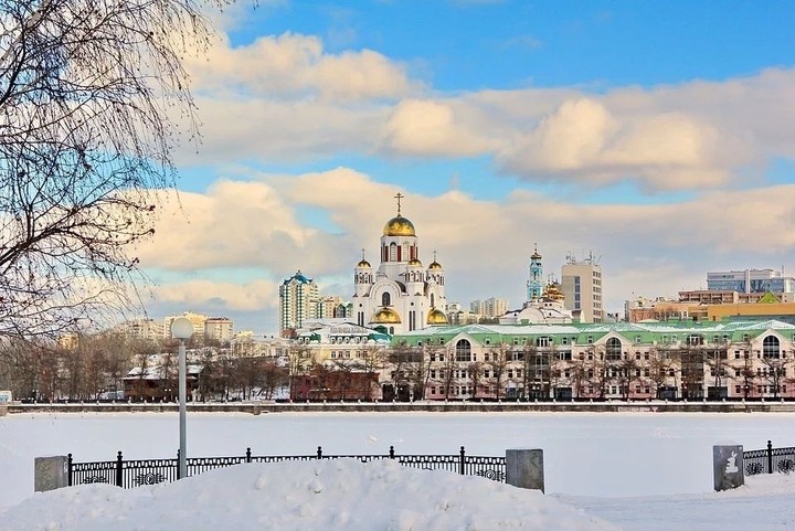 Курс на восток