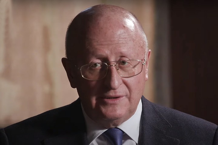 Гинцбург заявил, что созданной за год вакцины не хватит для победы над COVID-19